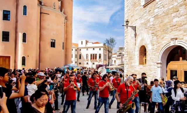 资讯 | 国庆7天30万游客,华谊兄弟电影世界、电