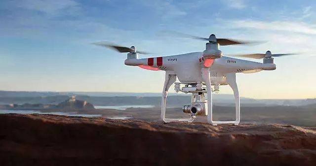 8点1氪:美团打车今日登陆上海;微博回应封杀抖